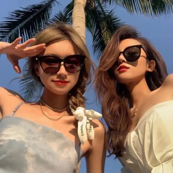 他不是我爸爸海报